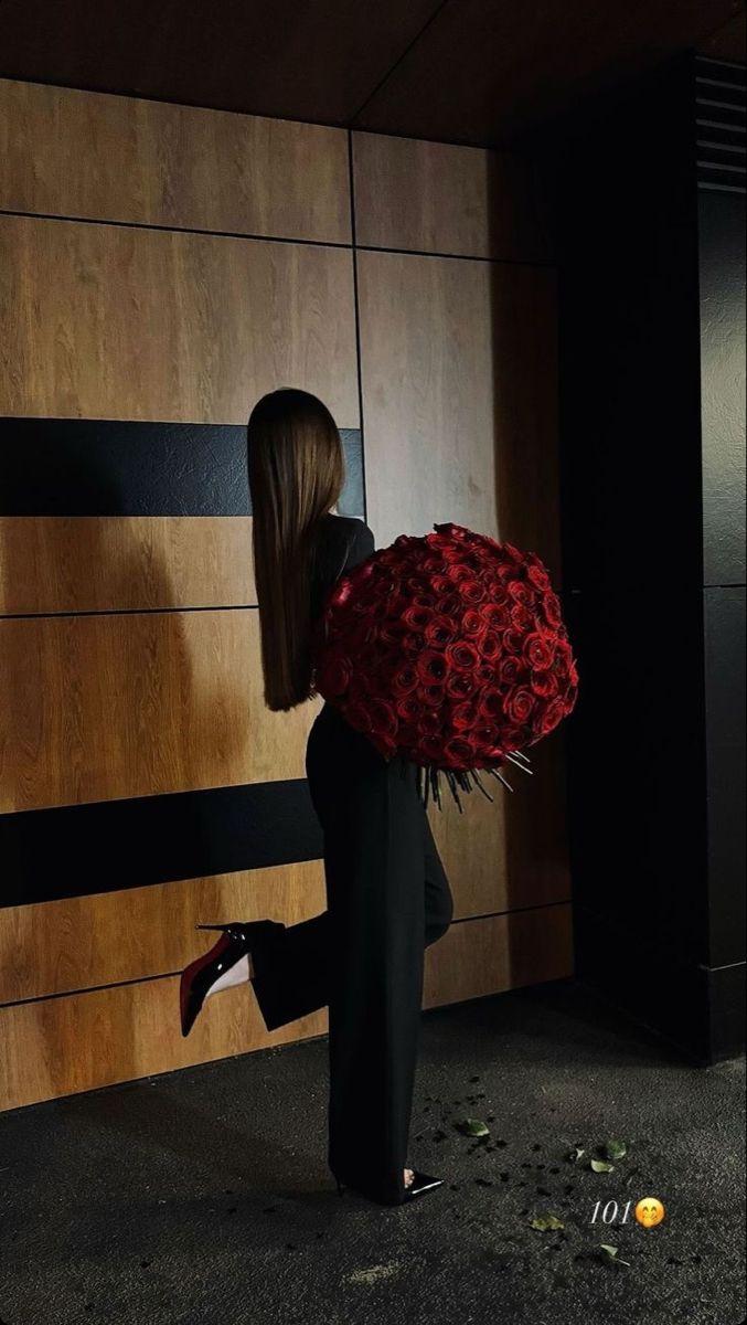 Corporate meeting room with carefully timed floral arrangements that maintain elegance throughout business hours